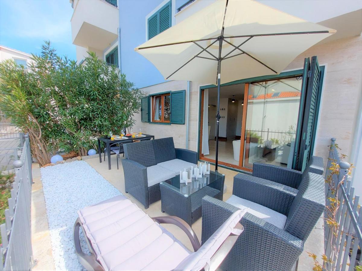 Apartment Livia Slatine Bagian luar foto