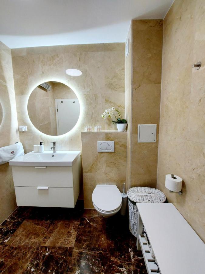 Apartment Livia Slatine Bagian luar foto